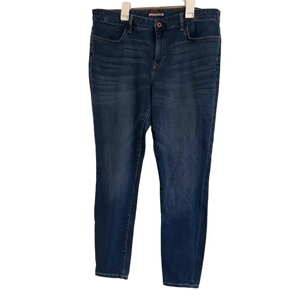 Tommy Hilfiger Ladies Medium Wash Jeans Size 14